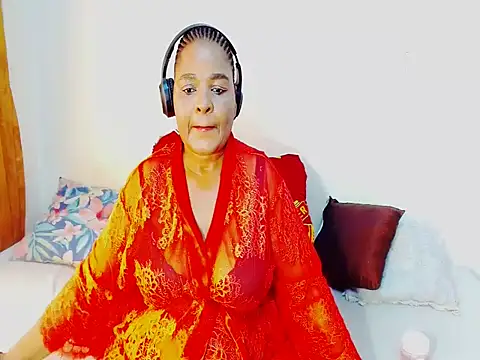 Snapshot of Love-Racheal75 chatting on 05-28-26, 09:17 Love-Racheal75 online show from 05-28-26, 09:17