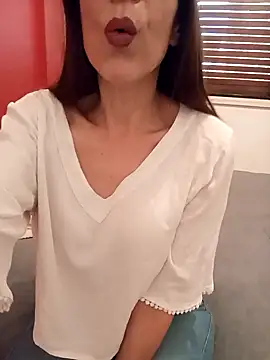 Snapshot of Esmeralda_passion chatting on 10-20-25, 11:43 Esmeralda passion online show from 10-20-25, 11:43