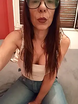 Snapshot of Esmeralda_passion chatting on 10-27-25, 09:46 Esmeralda passion online show from 10-27-25, 09:46