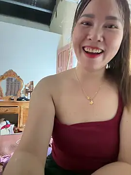 Snapshot of Moan_Mary chatting on 10-12-25, 10:14 Moan Mary online show from 10-12-25, 10:14