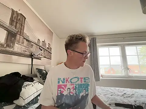 Curvy-Jinx online show from 04-28-26, 07:46