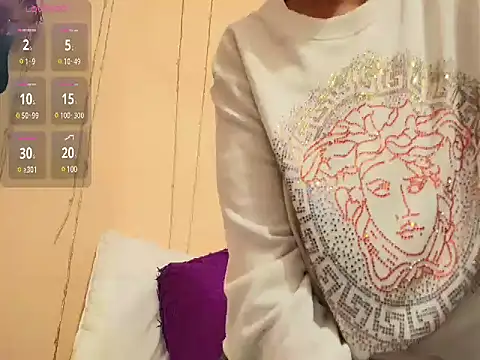 Snapshot of rachelroberts chatting on 03-04-25, 02:21 rachelroberts online show from 03-04-25, 02:21