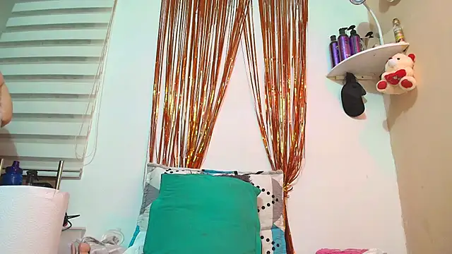 Snapshot of rachelroberts chatting on 09-26-25, 09:46 rachelroberts online show from 09-26-25, 09:46