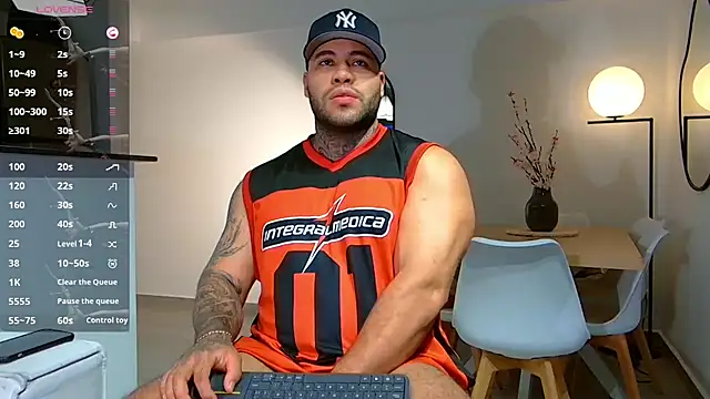 Snapshot of Michael_Salens chatting on 11-06-25, 10:43 Michael Salens online show from 11-06-25, 10:43