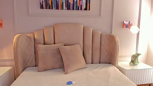 Snapshot of mia_kisses2 chatting on 11-04-25, 03:38 mia kisses2 online show from 11-04-25, 03:38