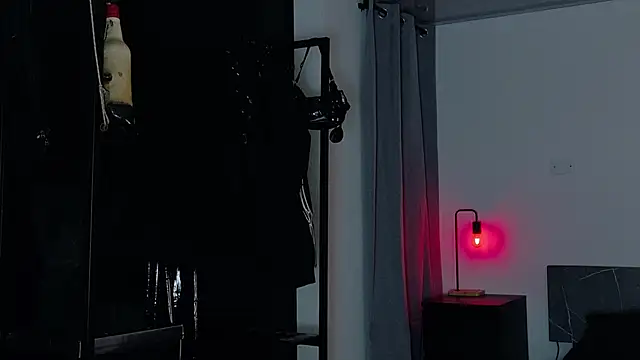 Angelabl0odborne online show from 04-26-26, 09:12