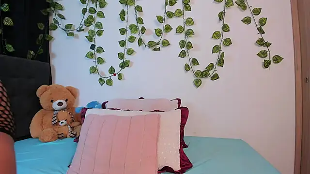 Snapshot of Delilah_85 chatting on 10-11-25, 11:14 Delilah 85 online show from 10-11-25, 11:14