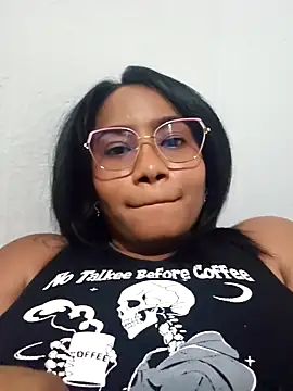 Snapshot of Delilah_85 chatting on 10-12-25, 11:15 Delilah 85 online show from 10-12-25, 11:15