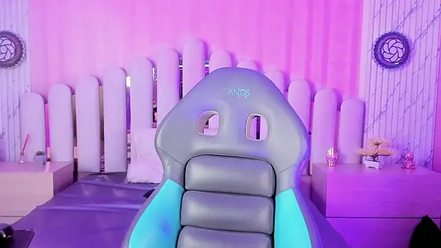 Snapshot of BrithaniKy chatting on 10-08-25, 06:27 BrithaniKy online show from 10-08-25, 06:27