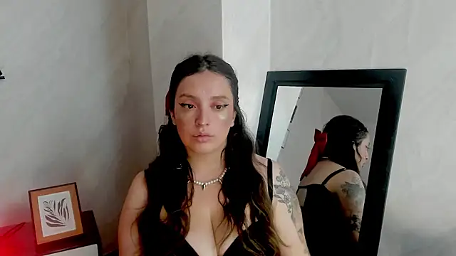 Snapshot of BrithaniKy chatting on 12-05-25, 06:04 BrithaniKy online show from 12-05-25, 06:04