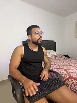 Snapshot of vincentjaxon chatting on 11-06-25, 10:38 vincentjaxon online show from 11-06-25, 10:38