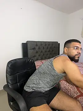 Snapshot of vincentjaxon chatting on 11-14-25, 10:25 vincentjaxon online show from 11-14-25, 10:25