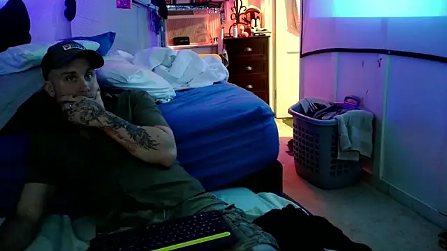 Luv2SuckBWC92 online show from 09-23-25, 02:03