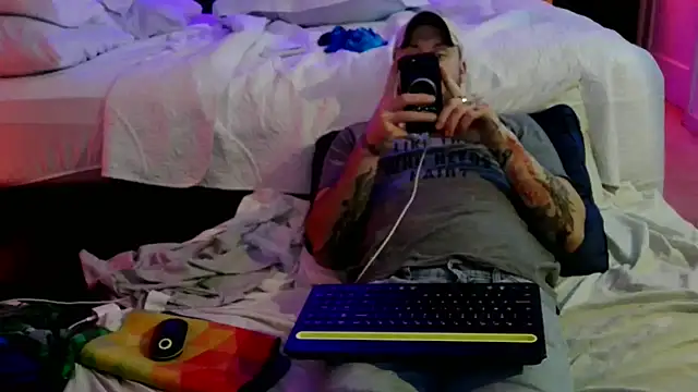 Luv2SuckBWC92 online show from 10-02-25, 07:04