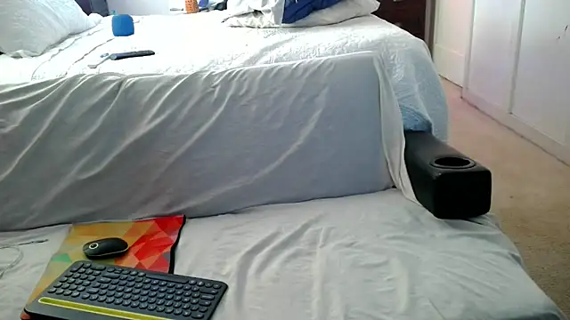 Luv2SuckBWC92 online show from 10-02-25, 10:28