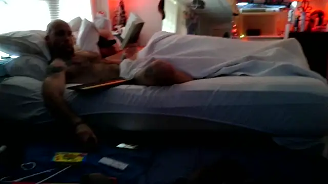 Luv2SuckBWC92 online show from 10-10-25, 07:46