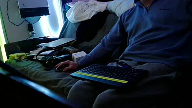 Luv2SuckBWC92 online show from 12-02-25, 12:21