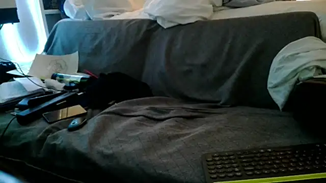 Luv2SuckBWC92 online show from 12-04-25, 06:16