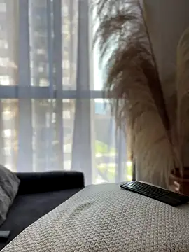 Snapshot of Sofi_Leal chatting on 11-27-25, 12:51 Sofi Leal online show from 11-27-25, 12:51