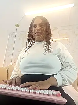 Snapshot of nathaliamiller chatting on 11-16-25, 01:28 nathaliamiller online show from 11-16-25, 01:28