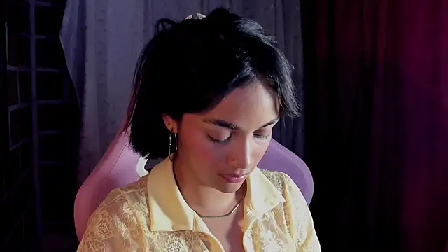 MelanyOconner online show from 04-25-26, 03:31