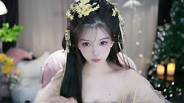 Snapshot of Fortune2Me chatting on 10-06-25, 04:43 Fortune2Me online show from 10-06-25, 04:43