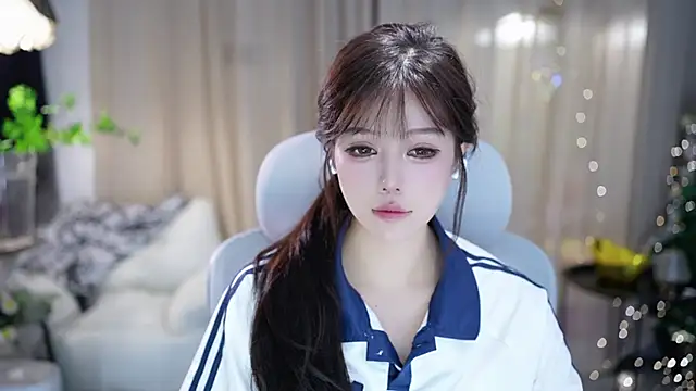 Snapshot of Fortune2Me chatting on 11-05-25, 05:07 Fortune2Me online show from 11-05-25, 05:07