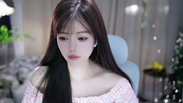 Snapshot of Fortune2Me chatting on 11-07-25, 05:29 Fortune2Me online show from 11-07-25, 05:29