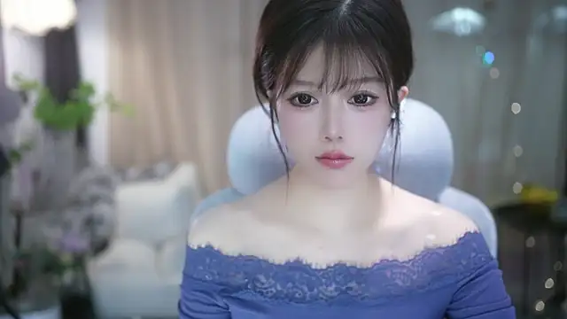 Snapshot of Fortune2Me chatting on 12-01-25, 05:45 Fortune2Me online show from 12-01-25, 05:45