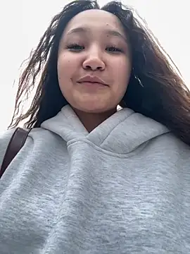 KissMeEva online show from 10-05-25, 09:07