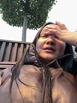 KissMeEva online show from 10-18-25, 02:18