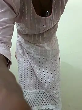 Alia-00 online show from 10-31-25, 04:02