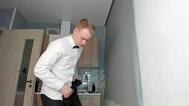 Kevin Young Cat online show from 12-19-25, 07:10