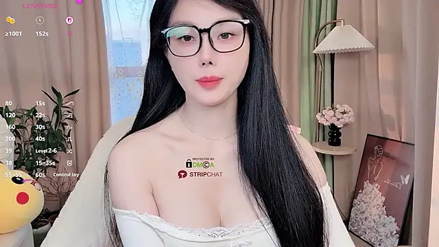 Xiatian520  online show from 11-20-25, 09:20