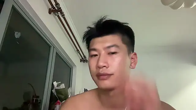 Snapshot of heywilliam chatting on 10-10-25, 04:28 heywilliam online show from 10-10-25, 04:28