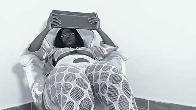 hoot emily online show from 09-12-25, 05:51