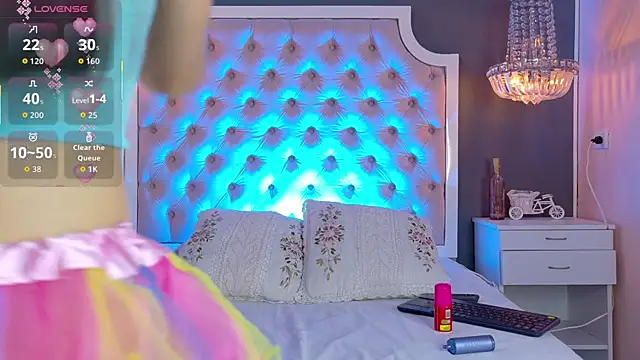 TifannyWolf  online show from 09-24-25, 04:16