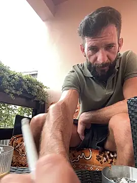 Snapshot of Michel_huge chatting on 09-20-25, 06:03 Michel huge online show from 09-20-25, 06:03