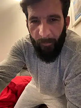 Snapshot of Michel_huge chatting on 11-23-25, 09:03 Michel huge online show from 11-23-25, 09:03