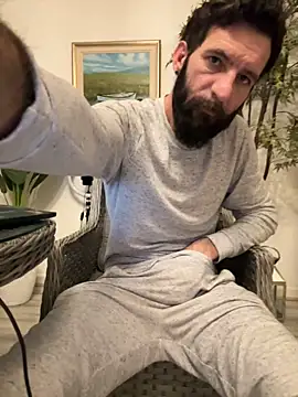 Snapshot of Michel_huge chatting on 11-28-25, 08:28 Michel huge online show from 11-28-25, 08:28