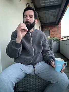 Snapshot of Michel_huge chatting on 12-02-25, 08:08 Michel huge online show from 12-02-25, 08:08