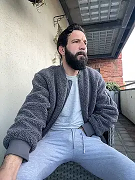 Snapshot of Michel_huge chatting on 12-03-25, 09:51 Michel huge online show from 12-03-25, 09:51