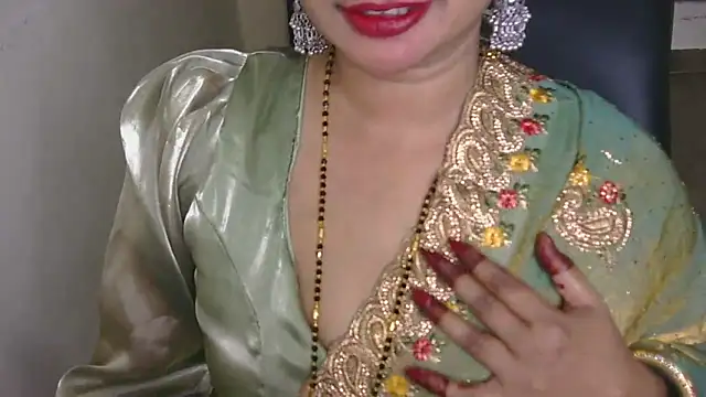 Snapshot of QUEEN_SAKHI- chatting on 10-10-25, 06:07 QUEEN SAKHI- online show from 10-10-25, 06:07