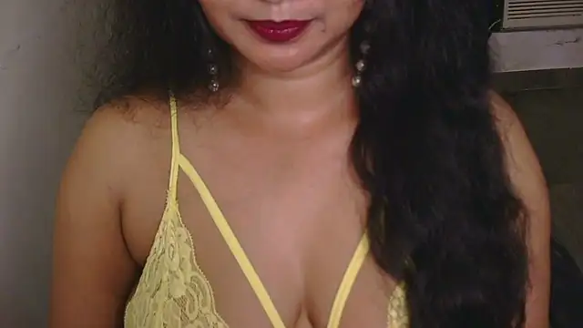 Snapshot of QUEEN_SAKHI- chatting on 10-31-25, 02:07 QUEEN SAKHI- online show from 10-31-25, 02:07
