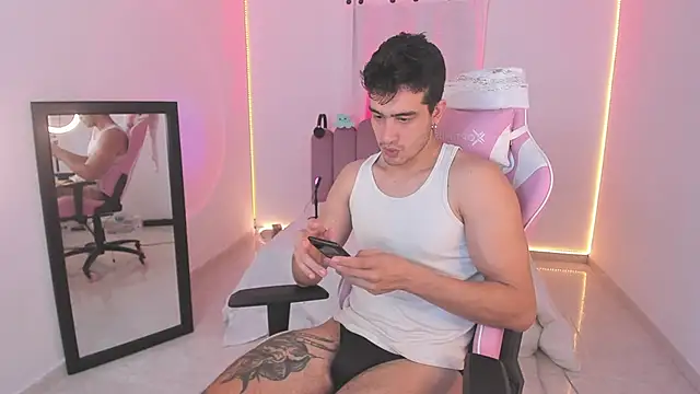 CamCumBoy online show from 12-04-25, 08:45