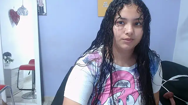 penelope gucci1 online show from 10-07-25, 11:51