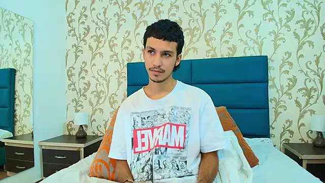 Snapshot of Marcus_Jeron chatting on 10-09-25, 04:10 Marcus Jeron online show from 10-09-25, 04:10
