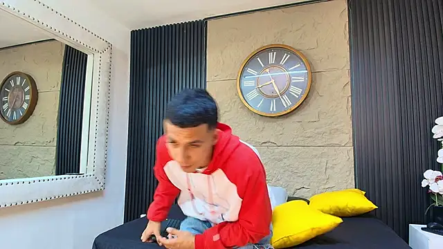 Snapshot of Marcus_Jeron chatting on 05-10-26, 02:06 Marcus Jeron online show from 05-10-26, 02:06