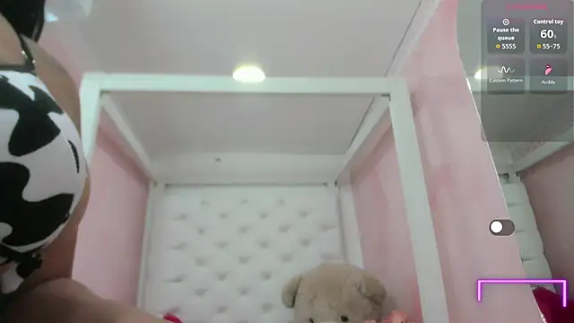 samantamilk6 online show from 10-30-25, 05:13