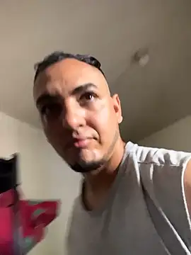 Snapshot of Alejand276765 chatting on 10-10-25, 05:34 Alejand276765 online show from 10-10-25, 05:34